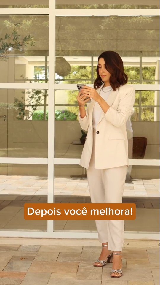 Instagram post from maymidiassociais. This post is in position 5.